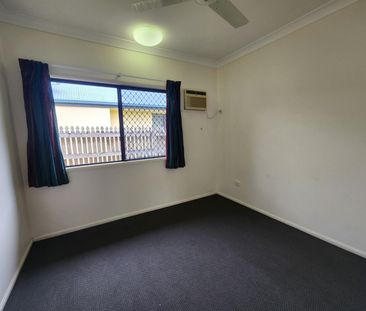 Riverside Bliss: 4-Bedroom Home in Douglas - Photo 6