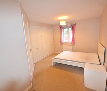 4 bedroom terraced house to rent - Photo 4