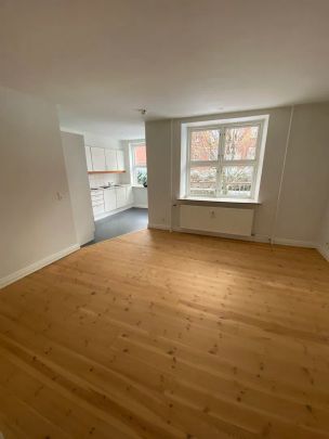 Indbydende 3-værelses lejlighed med altan i Vestbyen - Photo 1