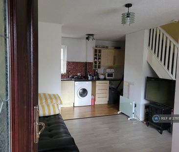 1 bedroom semi-detached house to rent - Photo 2