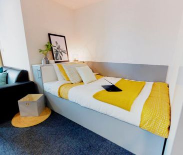 Two Bed Apartment - Photo 3