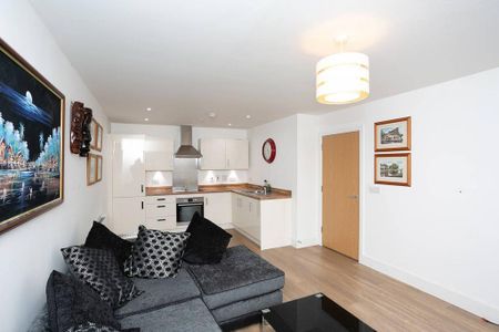 2 bedroom flat to rent - Photo 2