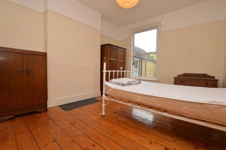 1 bedroom in a house share to rent - Photo 3