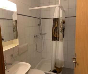 BEL APPARTEMENT DANS QUARTIER CALME AVEC BALCON - Photo 2