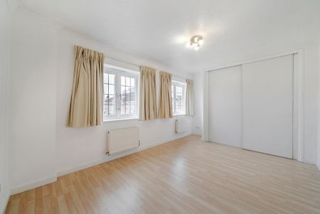 3 bedroom terraced house to rent - Photo 4