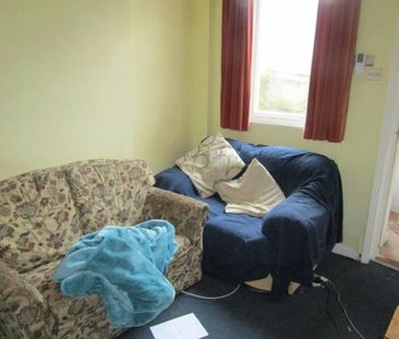 6 bedroom semi-detached house to rent - Photo 1