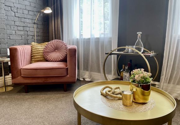 A Boutique Style Three Bedroom Residence - Photo 1