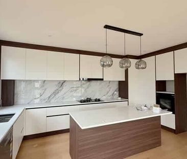 Brand New 5-Bedrooms, 4.5 Bathrooms for Rent - Photo 2