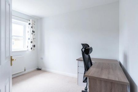 4 bedroom detached house to rent - Photo 4