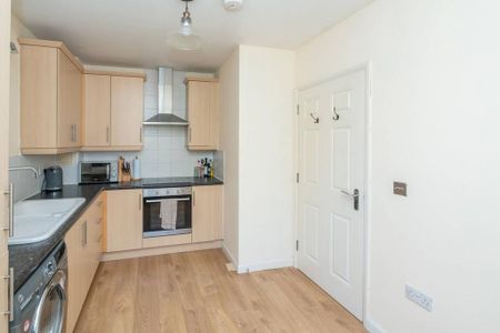 2 bedroom flat to rent - Photo 3