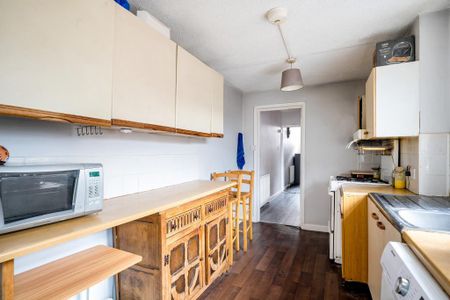 3 bedroom terraced house to rent - Photo 3