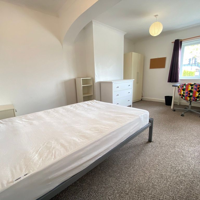 6 Bed Student Accommodation - Photo 1