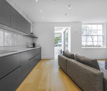 3 bedroom flat to rent - Photo 2