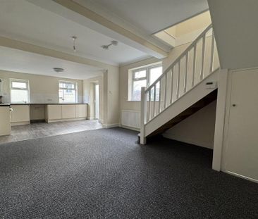 1 bedroom maisonette to rent - Photo 2