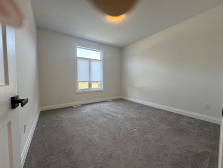 For Lease - 63 Compass Trail Unit# 49, Central Elgin, Ontario - Photo 2