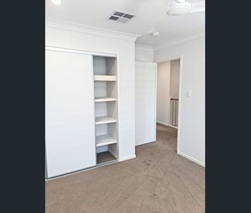 3 BEDROOM 2 BATH TOWNHOUSE WITH DUCTED AIR - Photo 1