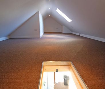 Rayleigh Road, Leigh-On-Sea - Photo 6