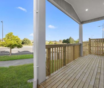 Brand New 3 Bed Town House at Drury. - Photo 2