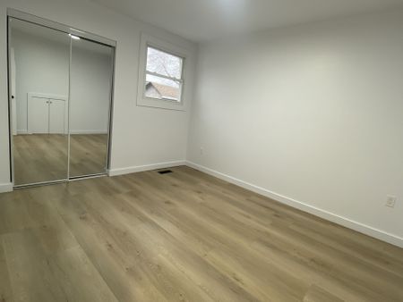 For Lease - 6159 Cadham Street, Niagara Falls, Ontario - Photo 5