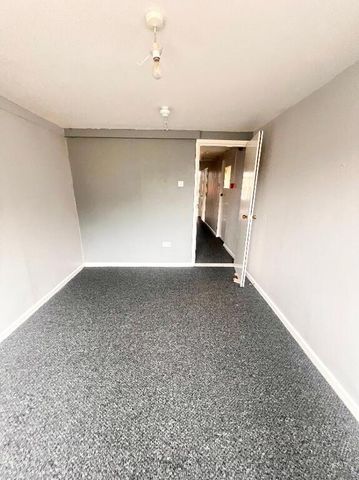 50a Bay Road, Larne, BT40 1DG - Photo 4