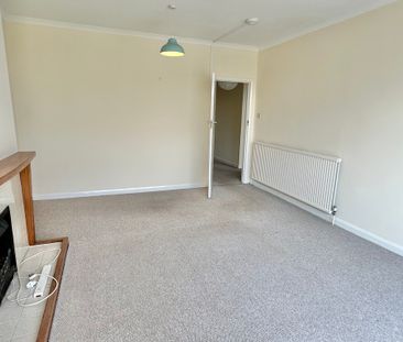 3 bedroom Three Bedroom Ground Floor Flat to rent - Photo 4