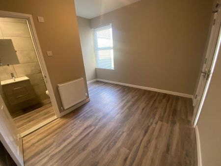 1 bedroom property with land to rent - Photo 3