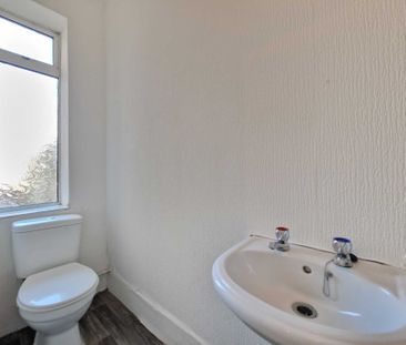 Clifton Drive, Squires Gate - Photo 4