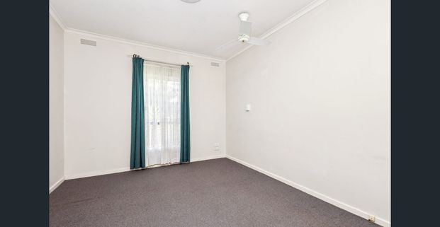 1/1 Olympic Parade, Kangaroo Flat, Vic 3555 - Photo 1