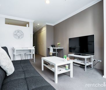 Fully Furnished Inner city Apartment - Photo 2