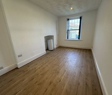 11A College Street, Ammanford, SA18 - Photo 1