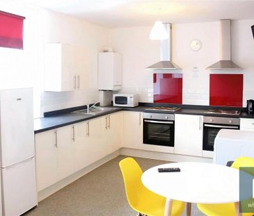1 bedroom in a house share to rent - Photo 2
