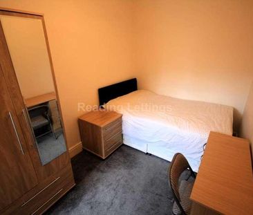 Grange Avenue - Most Bills Included, RG6 - Photo 4