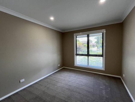 Modern Comfort Close To Town - Photo 4