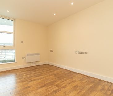 Sovereign Quay Havannah Street, CF10 5SF, Cardiff - Photo 2