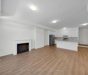 16 GRIFFITH STREET - Photo 3