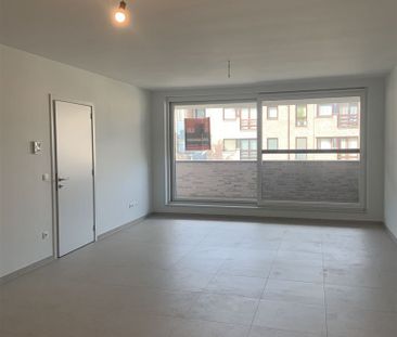 Nieuwbouwappartement met 2 slaapkamers, terras en autostaanplaats. - Photo 1