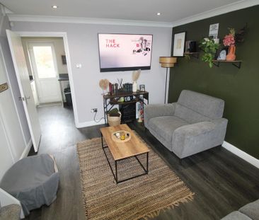 2 bedroom semi-detached house to rent - Photo 4