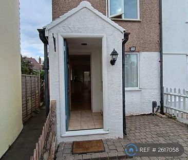 2 bedroom end of terrace house to rent - Photo 4