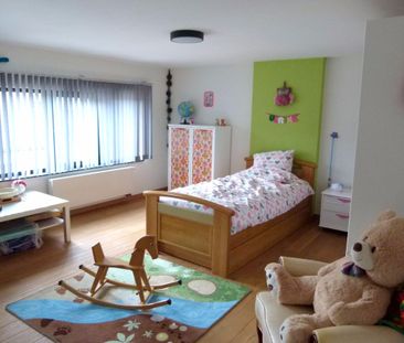 Moderne woning met 2 (3) slpk. en terras in centrum Halen. - Photo 4