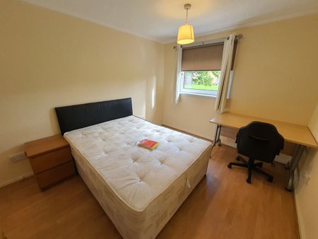 3 Bed Flat, Hmo Licensed - St. Mungo Avenue, G4 - Photo 5