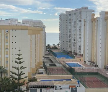 Apartamento de alquiler en Calle Carrer de la Valldigna, 19, Playa ... - Photo 2