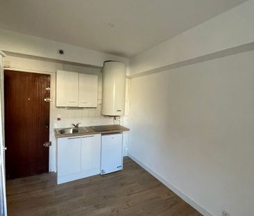 Location Appartement 1 pièce 32m² - Photo 2