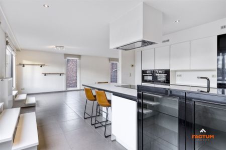 Appartement met twee slaapkamers en ruim terras - Photo 4