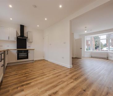 3 bedroom semi-detached house to rent - Photo 6