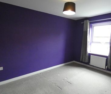 4 bedroom semi-detached house to rent - Photo 2