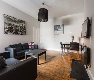 3 bedroom ground floor flat to rent - Photo 2