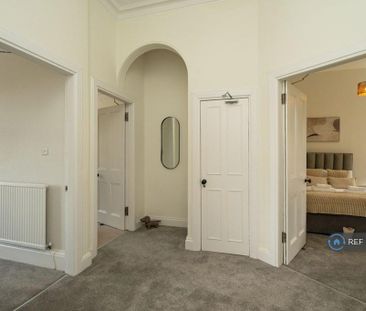 3 bedroom flat to rent - Photo 5