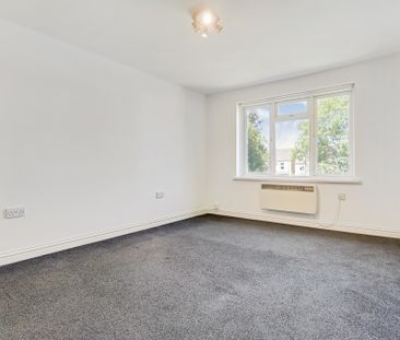 St Philips Avenue, Worcester Park - Photo 6