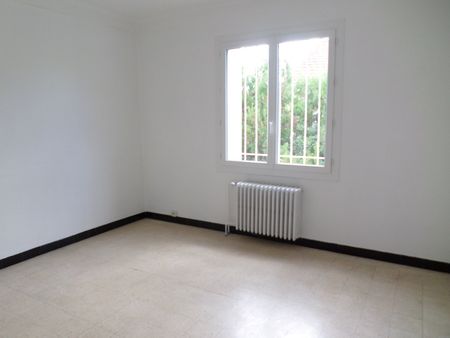 Location Appartement 4 pièces 99m² MONTPELLIER 34070 - Photo 2