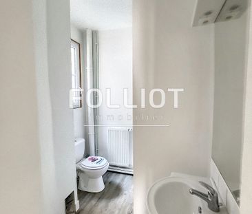 A LOUER - SOURDEVAL - BEL APPARTEMENT T2 TR�S LUMINEUX - Photo 2